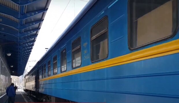 Цього чекали 8 років: Укрзалізниця розпочала продаж квитків до Донецька, Луганська та Сімферополя
