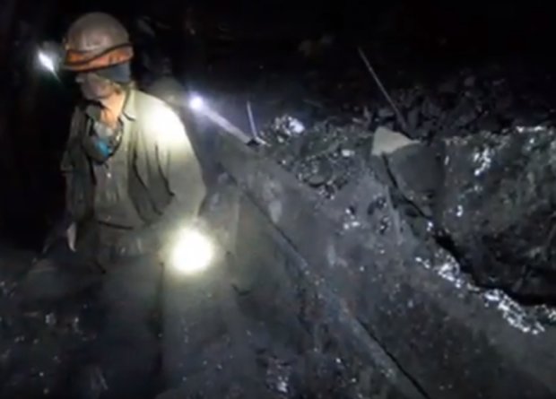 Крупное ЧП на шахтах во Львовской области, фото: скриншот с YouTube