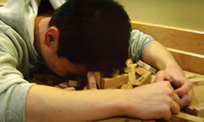 Невезуча людина. Фото: скріншот YouTube-відео