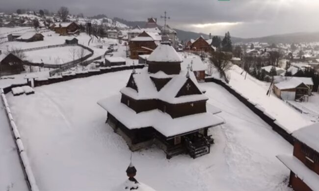 Деревянная церковь. Фото: скриншот YouTube-видео