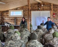 Озвучены вакансии с зарплатой больше 120 тысяч грн для тех, кто решил служить. Фото: Генштаб