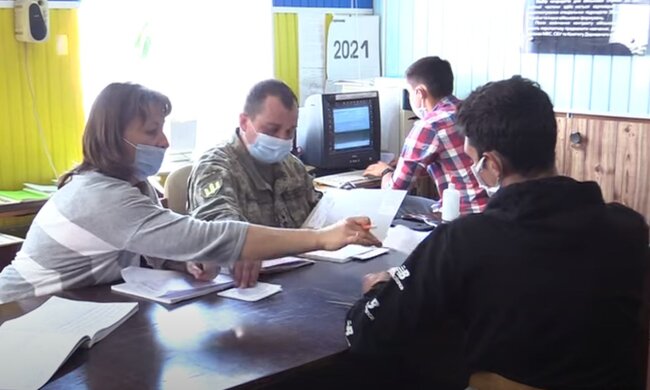 Мобилизация в Украине. Фото: скриншот YouTube-видео
