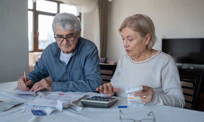 Пенсіонери, розмір пенсії, зарплата. Фото: Telegram