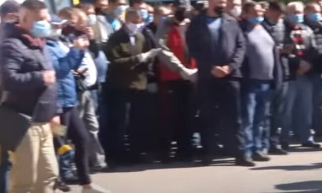 Ветераны АТО оцепили здание ОГА: ситуация накаляется, выдвинуты требования