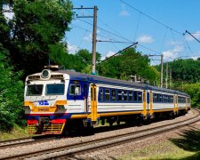 Кияни, увага: кільцева електричка два місяці їздитиме новим маршрутом