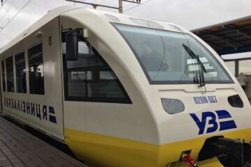 «Укрзализныця» попала в новый скандал: и снова замешан экспресс «Борисполь» в аэропорт