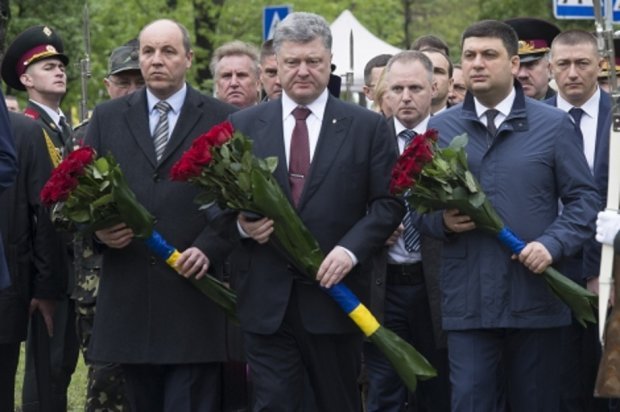 Украинцев ужаснули доходы Порошенка и Гройсмана: вот почему страна нищая
