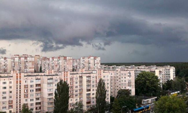 Киеву с погодой не везет: синоптики дали прогноз на 4 июля