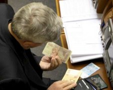 Порошенко и Луценко учатся быть нищими: опубликованы зарплаты нардепов за октябрь