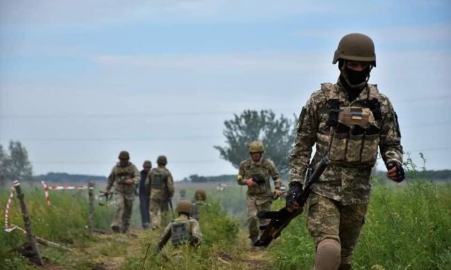 Контракт замість мобілізації - у чому різниця для рядових, офіцерів та мобілізованих