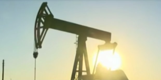 Страны ОПЕК+ договорились о крупнейшем в истории сокращении добычи нефти. Фото: скрин Youtube