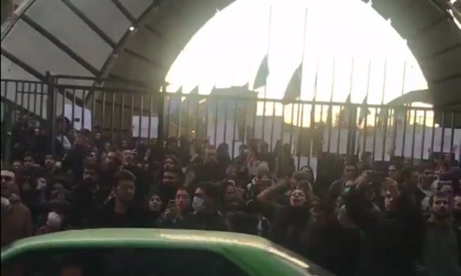 Протесты в Иране, фото: скрин с видео