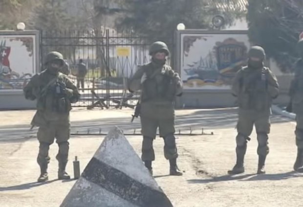 Российские оккупанты в Крыму в 2014 году. Фото: скрин youtube