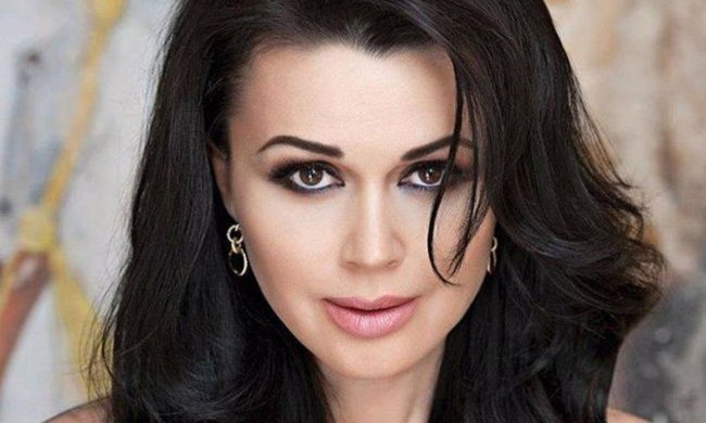 Анастасия Заворотнюк