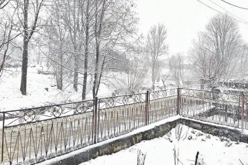 Горные районы Закарпатья засыпало снегом. Фото: Наталья Совьяк, Facebook