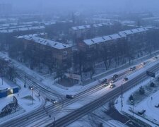 Киев засыпает снегом - власти обратились к горожанам из-за ситуации на дорогах