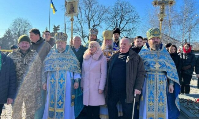 В Афганському храмі УПЦ сотні воїнів-афганців молилися за загиблих товаришів - 33-ті роковини виведення військ