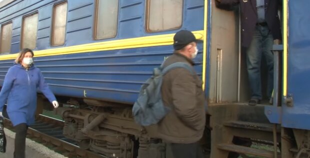 Укрзализныця запустила поезда в западном направлении. Фото: скриншот Youtube