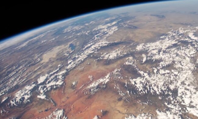 Земля, вид з космосу. Фото: скріншот YouTube