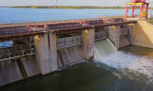 Пекельні руйнування: орки вдарили по водосховищу, знищили дамбу та важливий міст