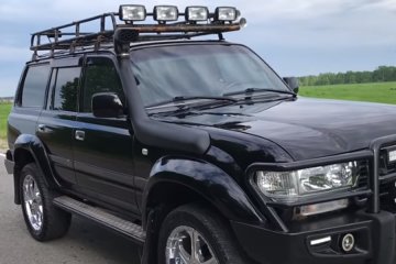 В сети появились снимки уникального Toyota Land Cruiser 80. Фото: скриншот Youtube