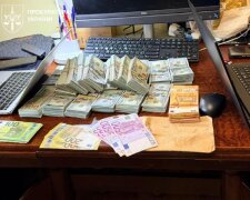 Гроші, вилучені у топ-посадовців Нацполіції