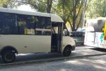 Днепровские маршрутчики стали опасны для людей: придавил пассажира с тростью дверью и поехал