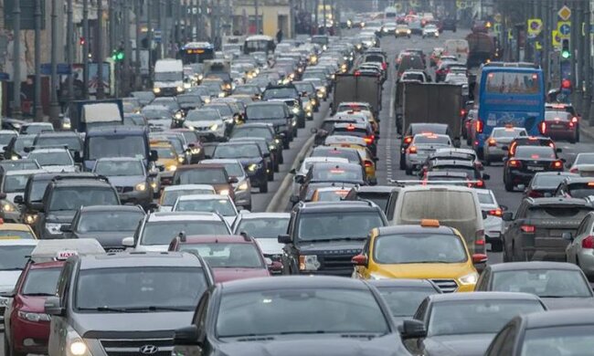 Мосты вот-вот рухнут от транспорта:  Киев трещит от пробок, проехать невозможно