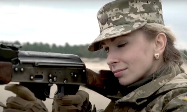 Женщины военные. Фото: YouTube, скрин
