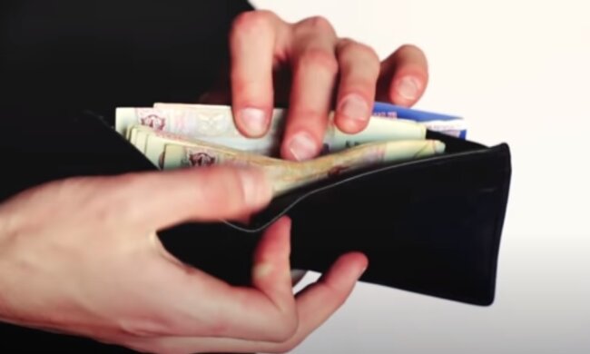 На украинцев повесят новый налог: у Зеленского сделали заявление – раскошелиться придется каждому