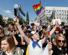 Против ЛГБТ с молитвой: что происходит накануне парада, фото, видео