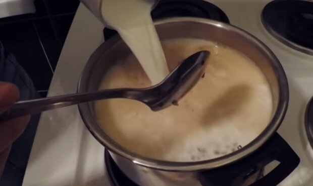 Гречневая каша на молоке. Фото: скриншот YouTube-видео