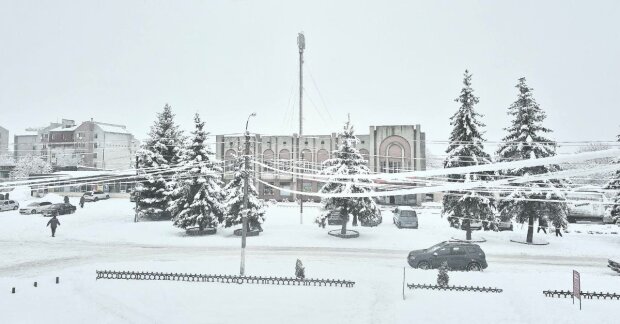 Снег, гололедица и сильный ветер: какой будет погода в Украине 5 февраля, где потеплеет до +9