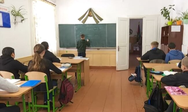 Сколько государство тратит на школы. Фото: скрин youtube