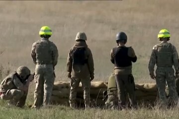 Украинские защитники.  Фото: скриншот YouTube-видео