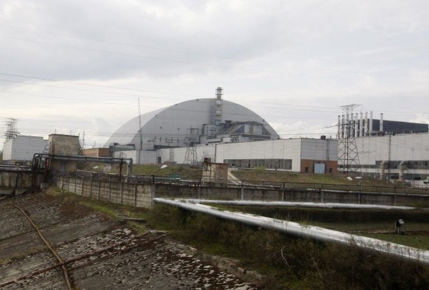 Чернобыльскую станцию накрыли гигантской аркой. Фото