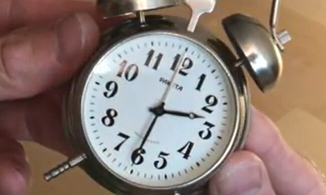 Годинник. Фото: скріншот YouTube-відео