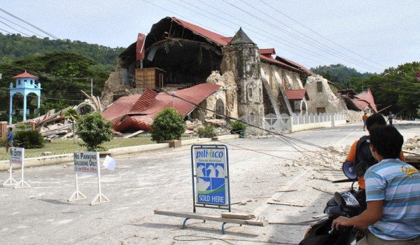На Филлипинах произошли два мощных землетрясения: есть погибшие