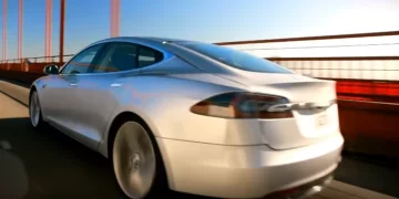 Tesla, фото - YouTube