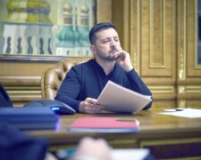 От Дружковки до Старкона: Зеленский срочно подписал важный документ - коснется десятков городов, теперь как Киев
