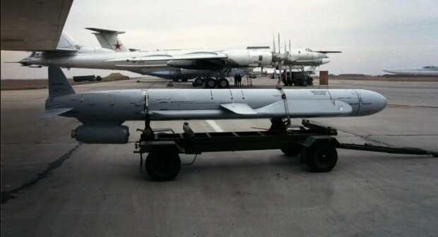 російська крилата ракета Х-555. Фото: defence-ua.com, довоєнні часи
