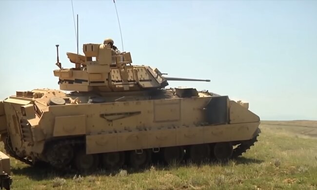 БМП М2А2 Bradley. Фото: скріншот Ютюб