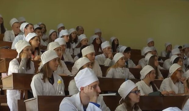 Студенти. Фото: скріншот YouTube-відео