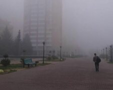 Киев окутало белой дымкой, вокруг ничего не видно: стало известно, что происходит с воздухом в столице