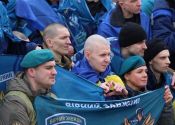 Сльози радості на очах: ​​додому повернулися 175 наших Героїв та 7 цивільних - кадри