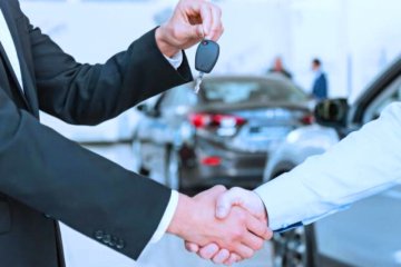 Покупка автомобиля. Фото: Politeka