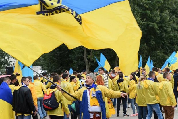 Совместный марш украинских и хорватских фанов в Львове