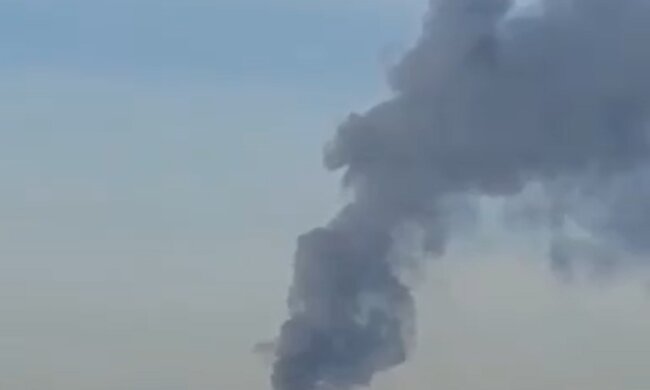 Дым от пожара. Фото: скрин видео
