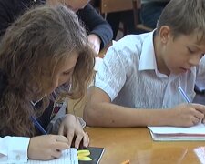 Школьники.  Фото: скриншот YouTube-видео