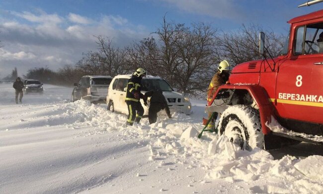 Последствия снегопада. Фото: ГСЧС Украины